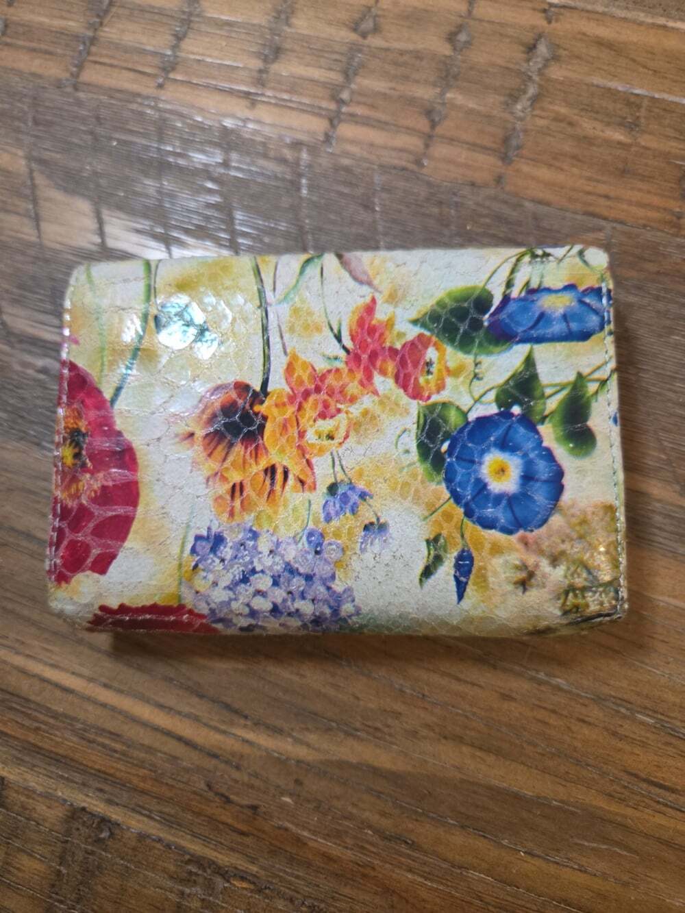 Hobo International Clutch Wallet Multicolor Floral Print Double Frame Clutch Bag